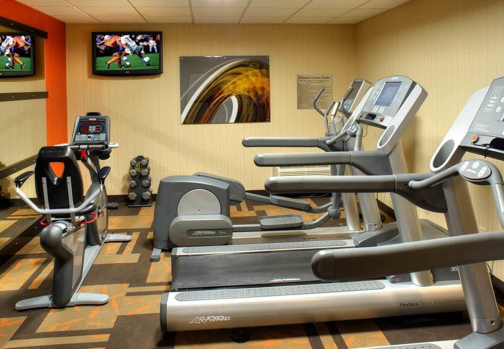 Courtyard By Marriott Chicago Waukegan / Gurnee Hotel Buitenkant foto