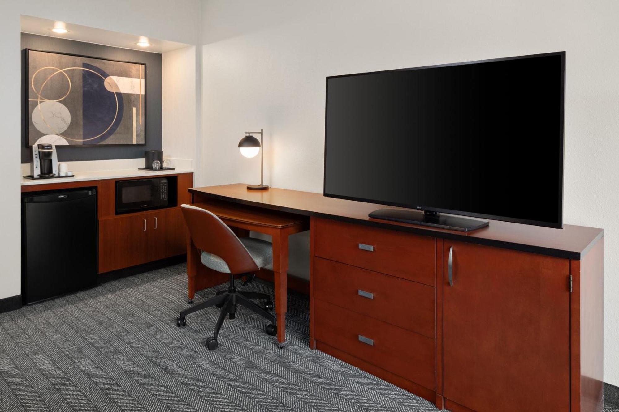 Courtyard By Marriott Chicago Waukegan / Gurnee Hotel Buitenkant foto
