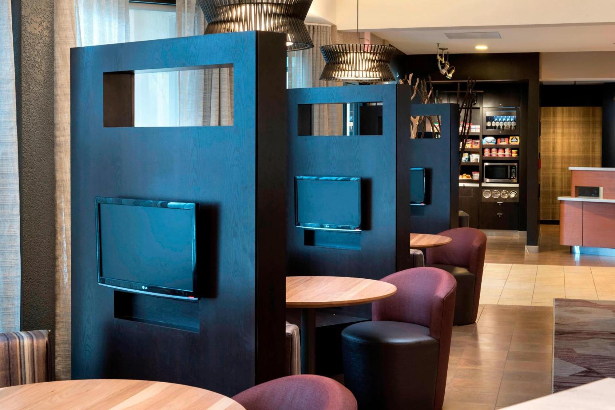 Courtyard By Marriott Chicago Waukegan / Gurnee Hotel Buitenkant foto