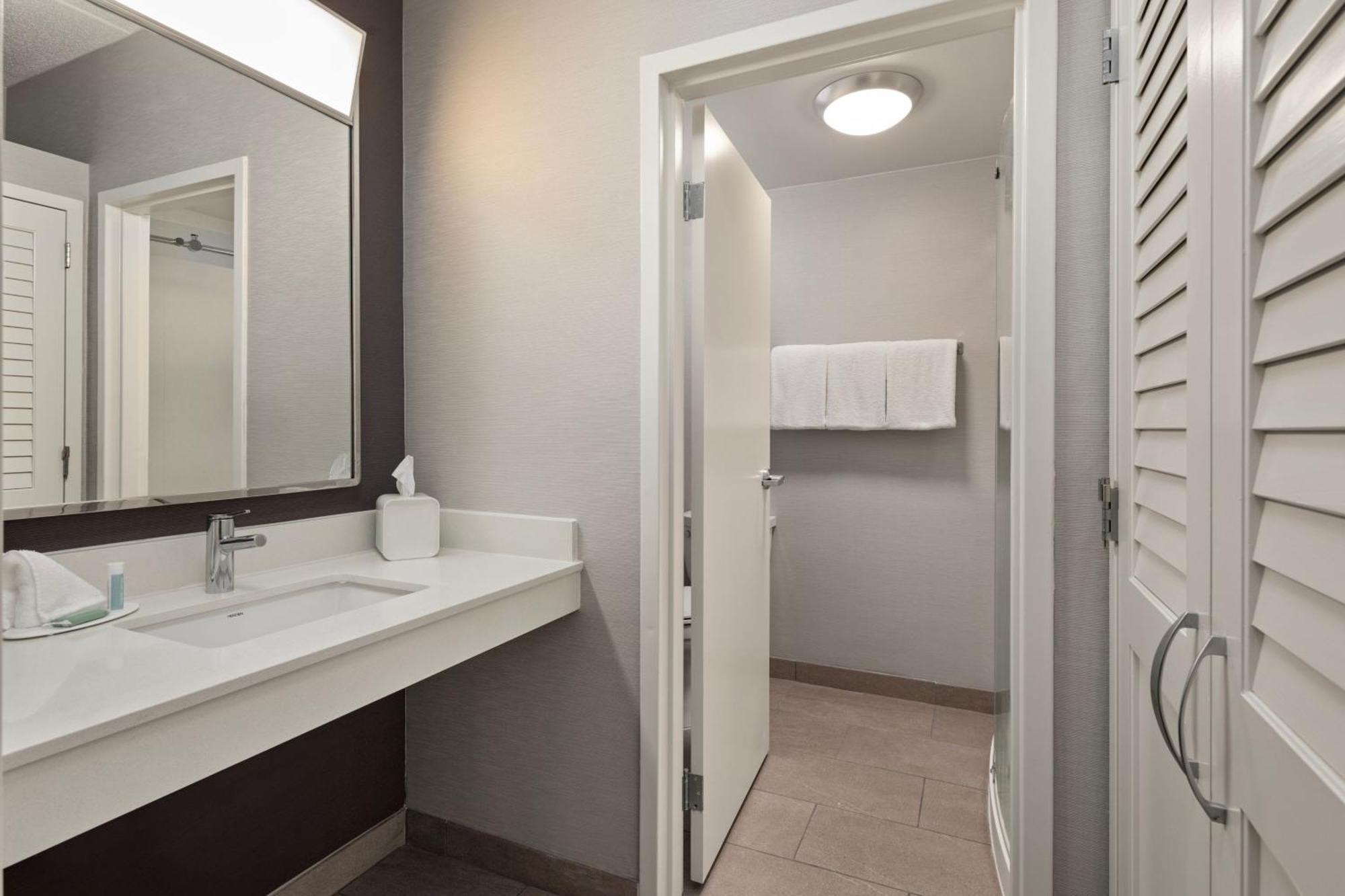 Courtyard By Marriott Chicago Waukegan / Gurnee Hotel Buitenkant foto