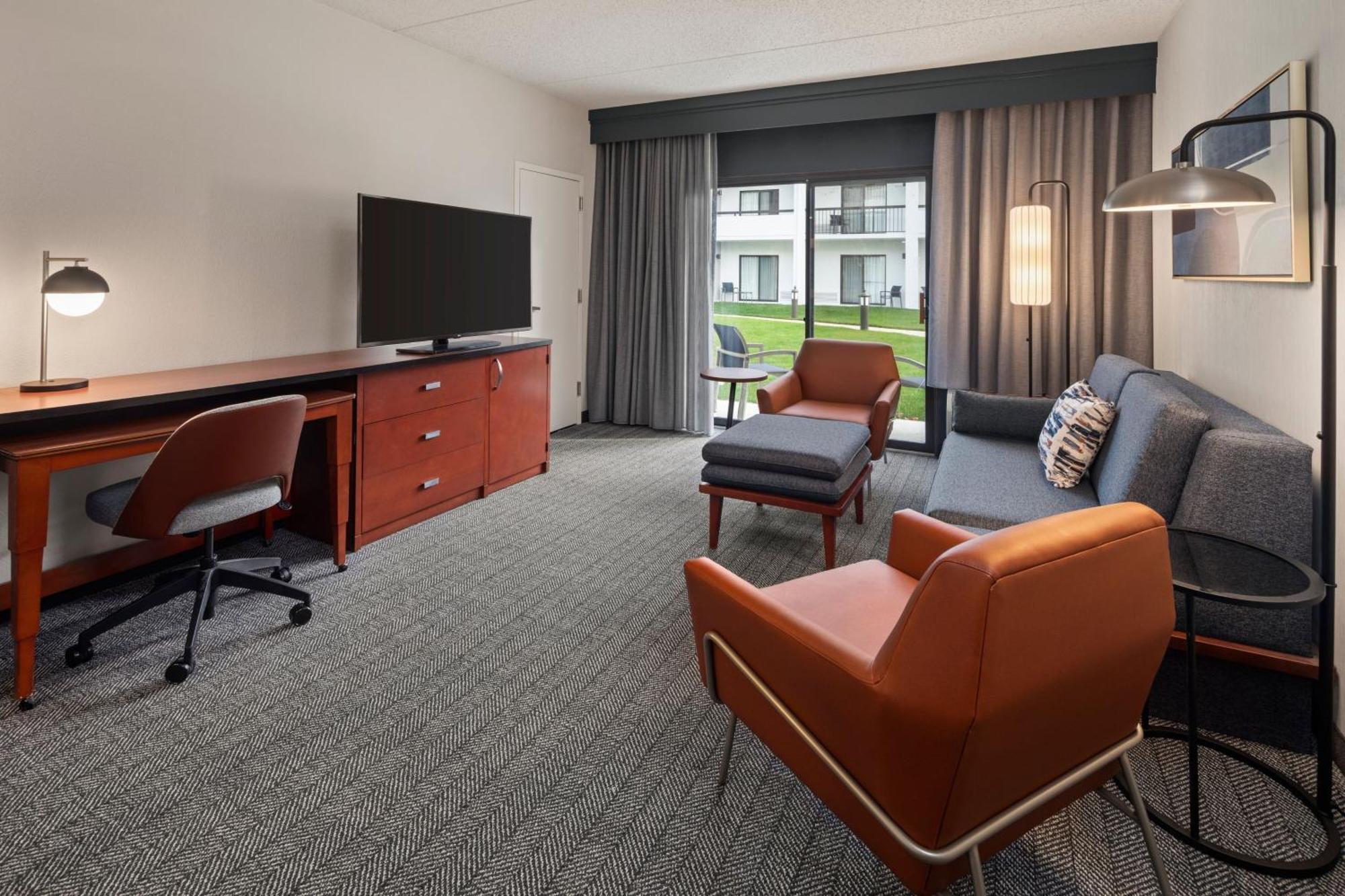 Courtyard By Marriott Chicago Waukegan / Gurnee Hotel Buitenkant foto