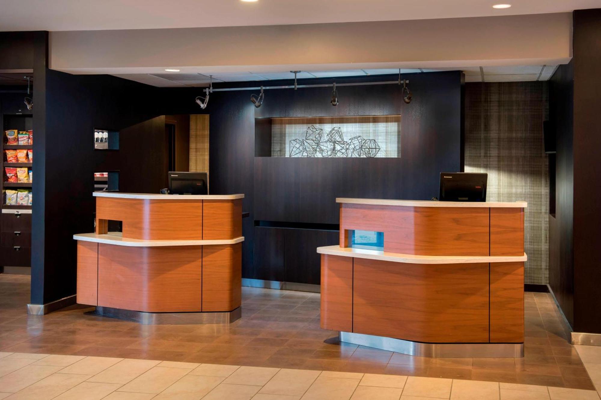 Courtyard By Marriott Chicago Waukegan / Gurnee Hotel Buitenkant foto