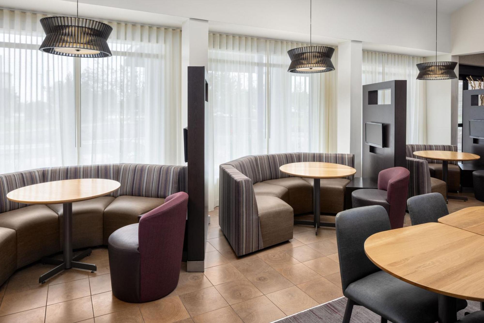Courtyard By Marriott Chicago Waukegan / Gurnee Hotel Buitenkant foto