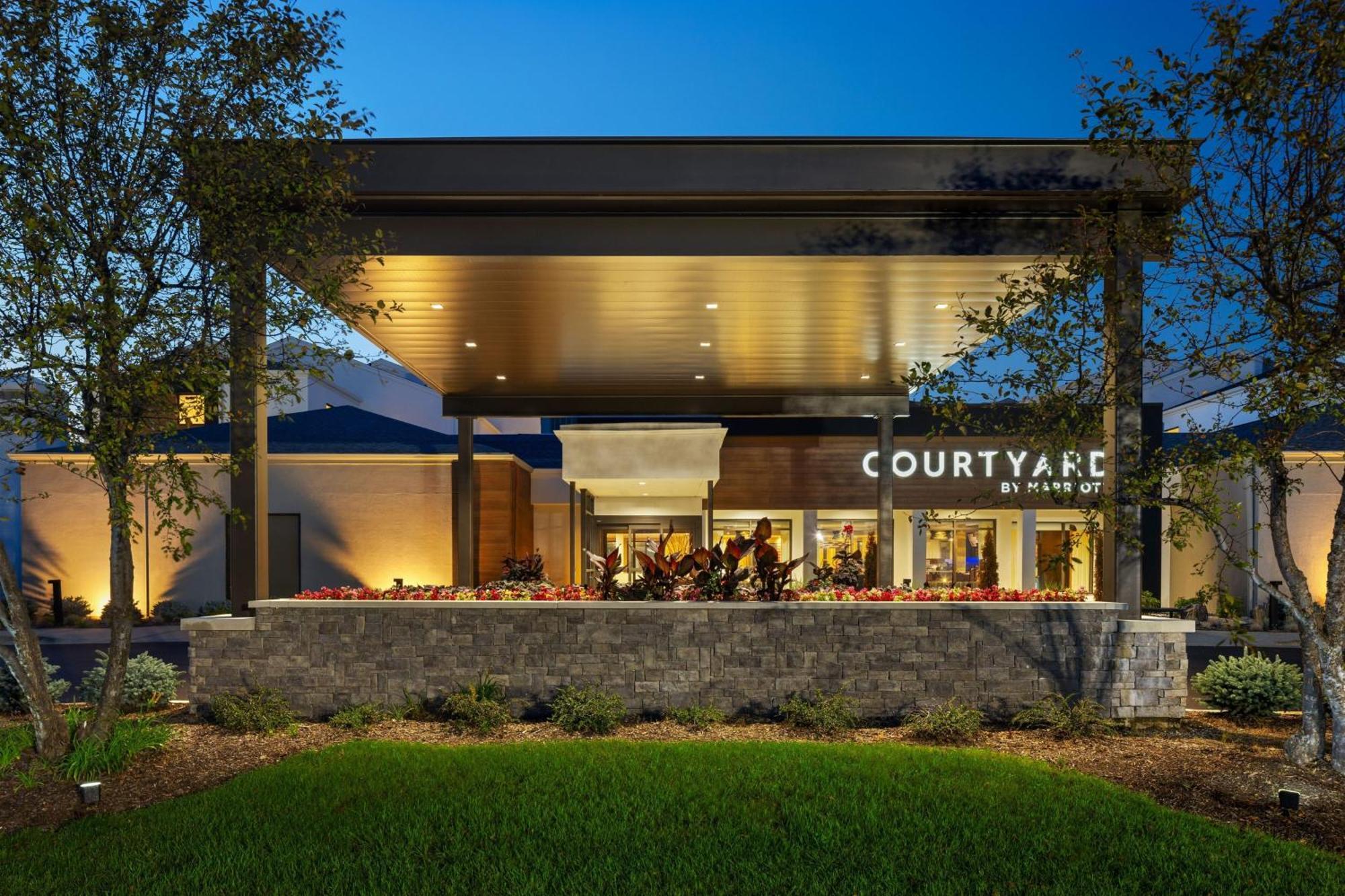 Courtyard By Marriott Chicago Waukegan / Gurnee Hotel Buitenkant foto