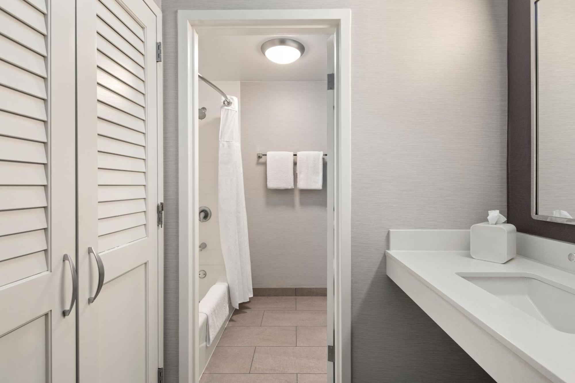 Courtyard By Marriott Chicago Waukegan / Gurnee Hotel Buitenkant foto
