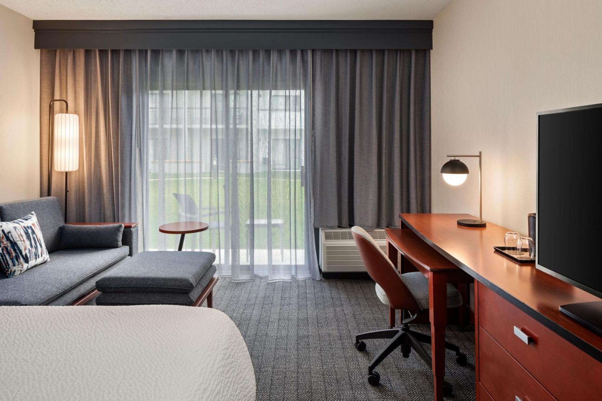Courtyard By Marriott Chicago Waukegan / Gurnee Hotel Buitenkant foto