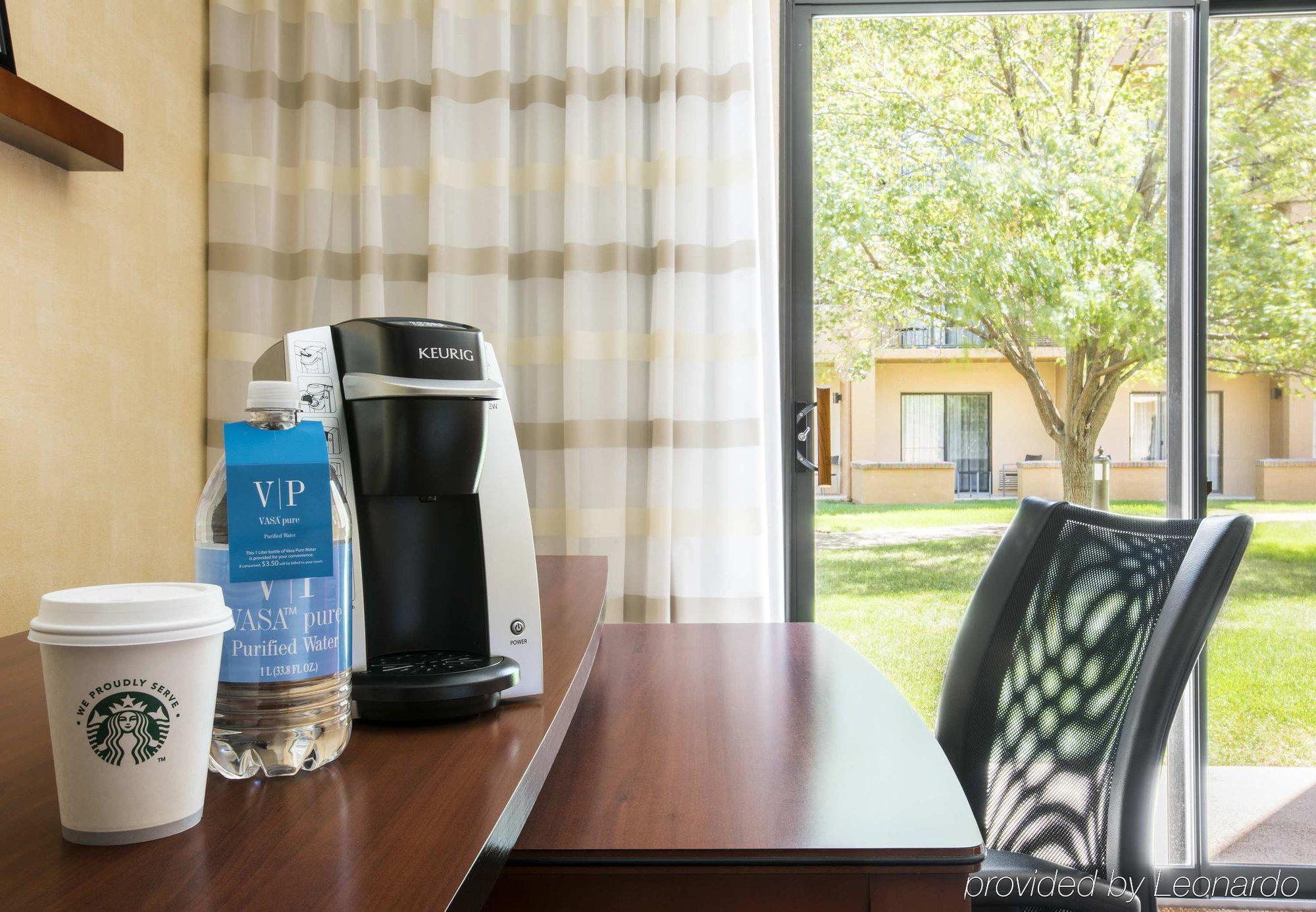 Courtyard By Marriott Chicago Waukegan / Gurnee Hotel Buitenkant foto