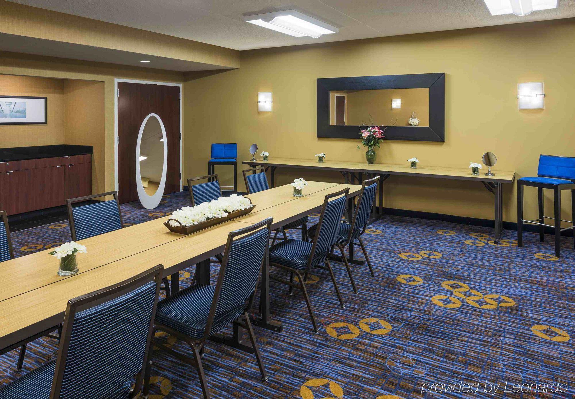 Courtyard By Marriott Chicago Waukegan / Gurnee Hotel Buitenkant foto